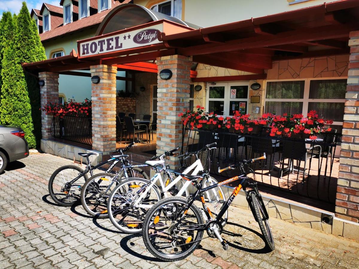 Patyi Etterem Es Hotel Bögöte Exterior foto