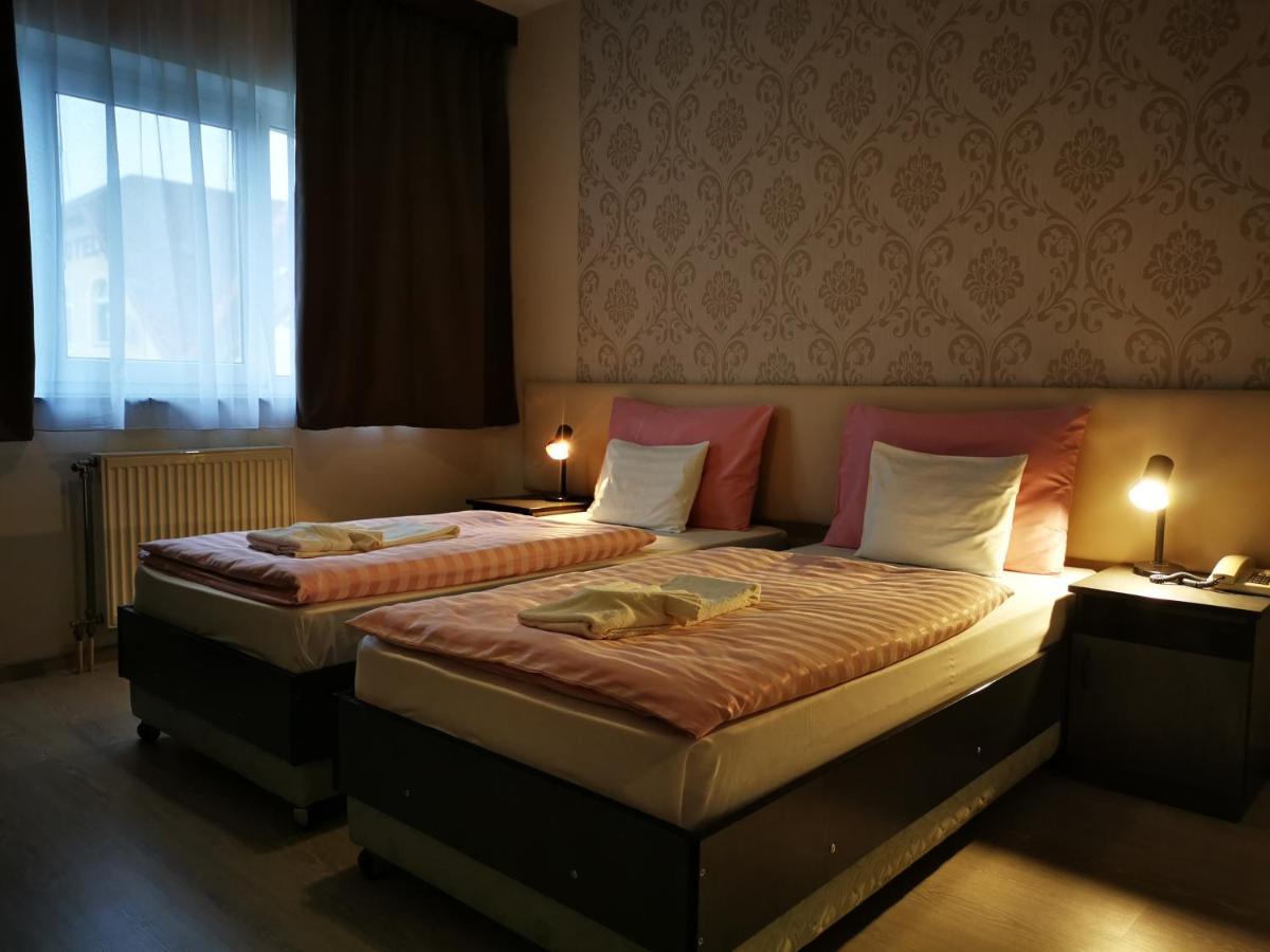 Patyi Etterem Es Hotel Bögöte Exterior foto
