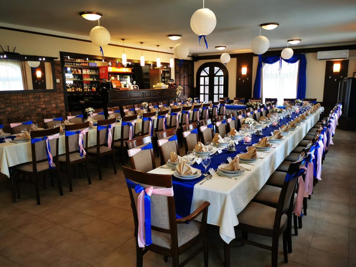 Patyi Etterem Es Hotel Bögöte Exterior foto