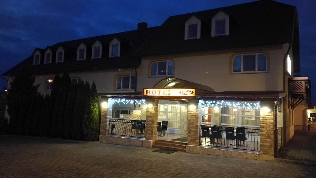 Patyi Etterem Es Hotel Bögöte Exterior foto